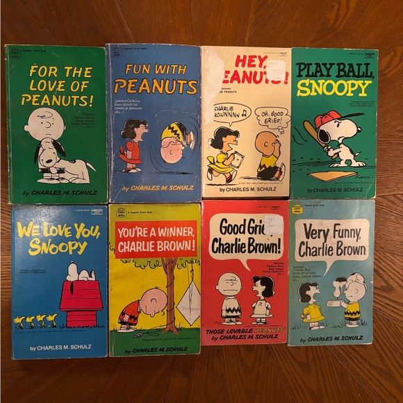 Peanuts Comic Book Collection - Picture 2 of 3
